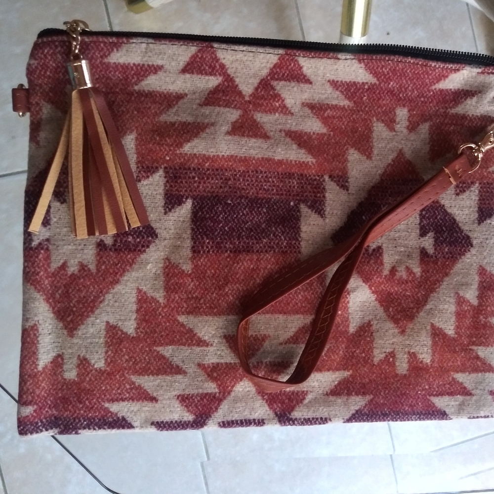2 in 1 shoulder bag/wristlet - Picture 2 of 7